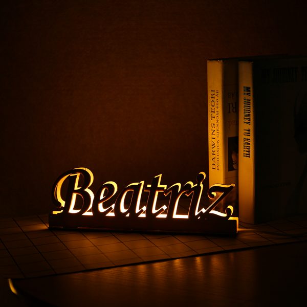 houten lamp met naam