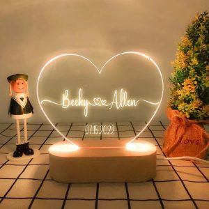 Hartjes liefdes en Valentijns lamp gepersonaliseerd
