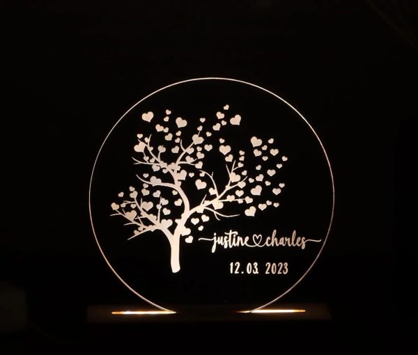 Liefdesboom lamp met datum en namen